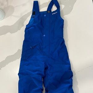 Patagonia blue ski bib. Size 4T